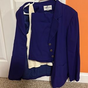 3 piece suit size 16. Albert Nipon